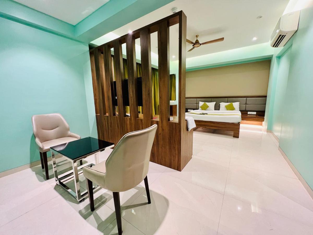 Hotel Seven Oaks Navi Mumbai Exterior foto